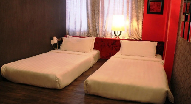 Max Star Hotel - Backpackers