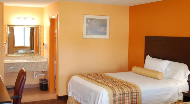 Четырёхместный номер Deluxe BLUE SKY INN Glens Falls-Saratoga-Lake George