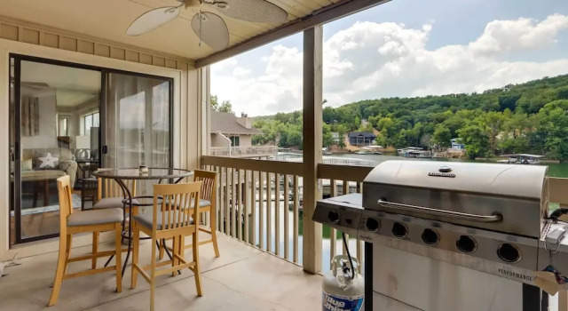 Апартаменты Unwind Poolside! Lakefront Osage Beach Condo