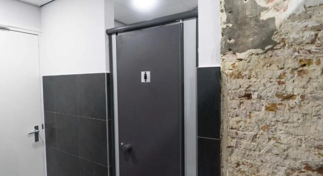 Кровать в общем номере Hostel The Golden Stork