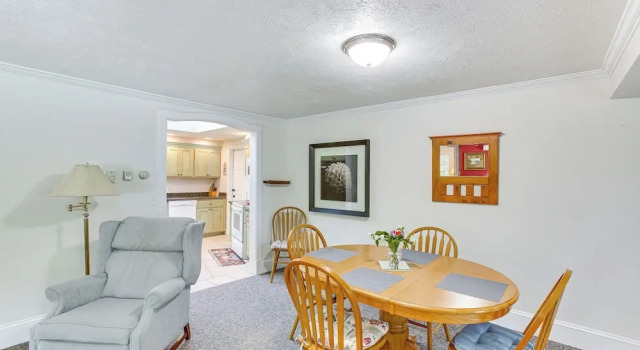 Relax Fireside! Frankfort Apt Near Dtwn & Beaches, Varaa Hotelli Frankfort Michigan