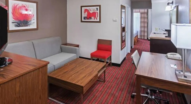 Двухместный люкс c 1 комнатой Country Inn & Suites by Radisson, DFW Airport South, TX