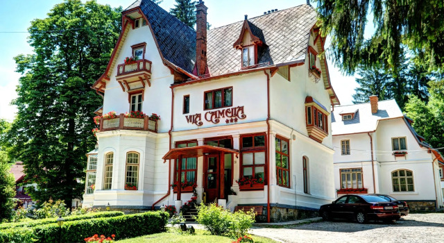 Vila Camelia, Забронировать Отель Отели Синая с парковкой, рядом с Замок Пелеш, Парковка