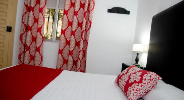 Hostal El Capi, Забронировать Хостел Отели Саора с парковкой, Парковка