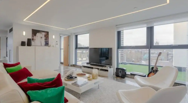 2 Bedroom Penthouse Apartment in Pimlico