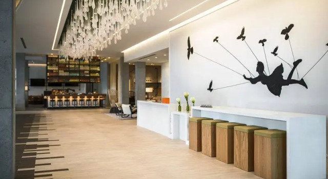 Полулюкс Renaissance Atlanta Airport Gateway Hotel