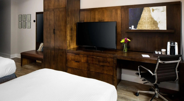 Четырёхместный номер Standard Watt Hotel Tapestry Collection by Hilton