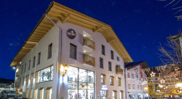 TWO TIMEZ - Boutique Hotel - with AC, Забронировать Бутик-отель Отели Целль-ам-Зе с завтраком, рядом с Вокзал Цель-ам-Зее, Завтраки