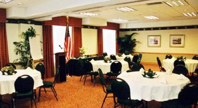 Country Inn Suites Sanibel Gateway, Забронировать Отель Айона Fort Myers Area