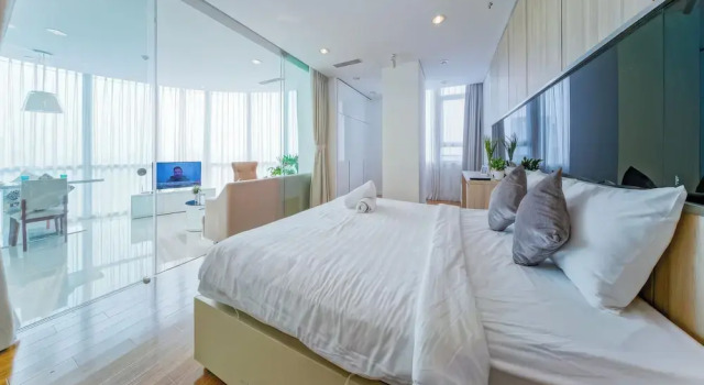 Апартаменты Deluxe с 2 комнатами с балконом и с видом на город Ben Thanh Tower - Luminous Apartments D1