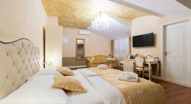 Семейный номер Standard с видом на улицу Central Square Heritage Hotel