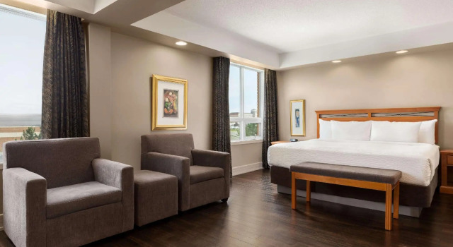 Двухместный номер Accessible Standard Grand Hotel & Conference Centre Calgary Airport, an Ascend Collection Hotel