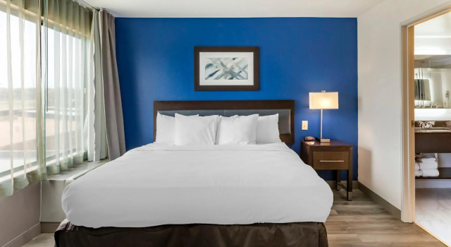 Comfort Inn & Suites Grand Blanc-Flint, Забронировать Отель Флинт штат Мичиган