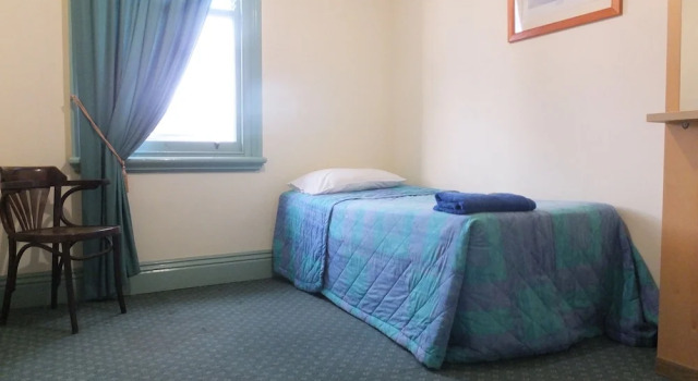 Standard Zimmer Criterion Warwick Hotel