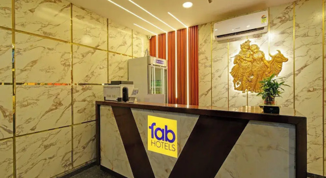 Fabhotel Garapati Grand, Rezerwuj Hotel Hotele w Telangana z parkingiem, Parking