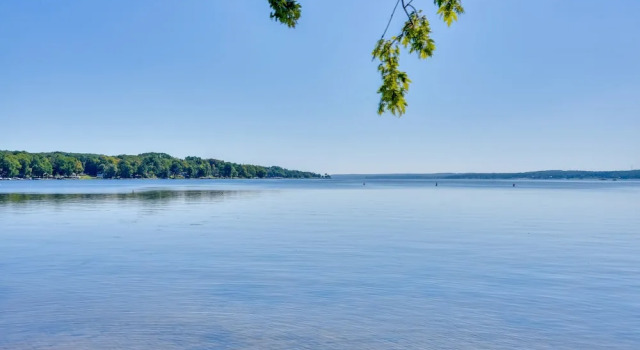 Waterfront Chautauqua Lake Retreat: Dock, Kayaks!, Rezervasyon Otel Mayville New York State