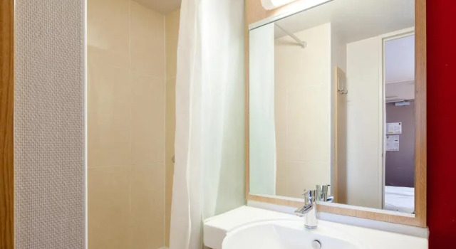 Четырёхместный номер B&B HOTEL Amiens Longueau