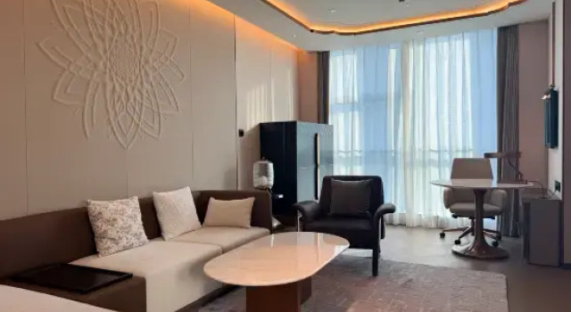Люкс Deluxe Urumqi Wanda Realm Hotel