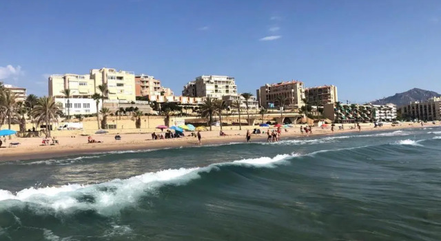 Апартаменты Apartamento con piscina y parking