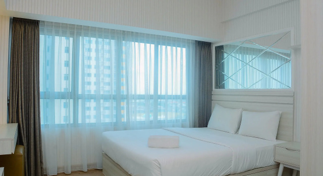 Best Studio with Pool View Springlake Summarecon Apartment