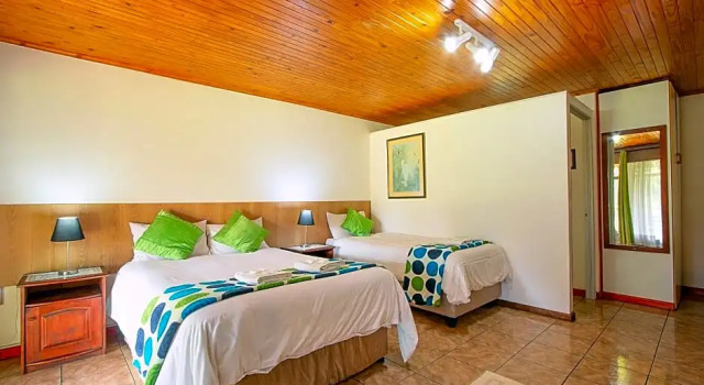 Номер Superior Airport Bird & Game Lodge