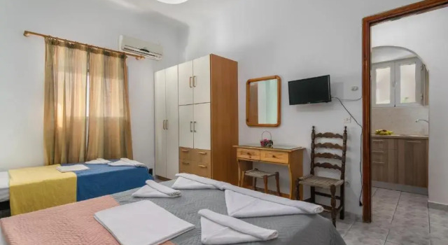 Soulis Studios, Prenota Affittacamere Hotel a Milo con parcheggio, Parcheggio