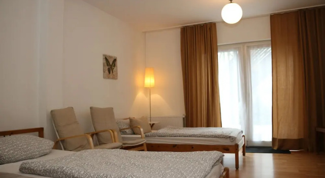 Кровать в общем номере a-domo Apartments Mülheim - Apartments, Lofts & Hostel Rooms - short or longterm - single or grouptravel