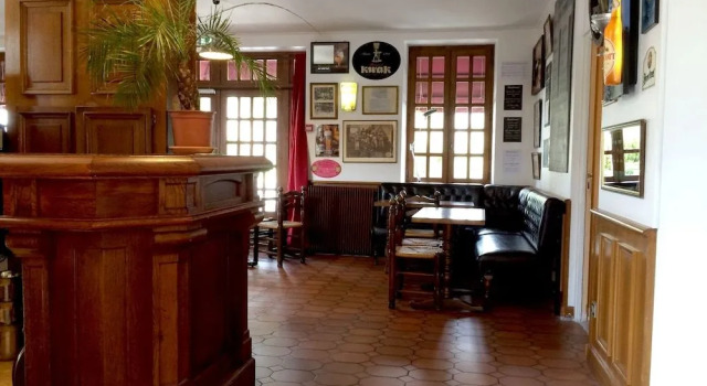 Logis Hôtel Chez la Mère Dépalle, Prenota Hotel Hotel a Alvernia con parcheggio, Parcheggio