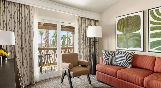 Двухместный люкс с частичным видом на океан Zachari Dunes on Mandalay Beach, Curio Collection by Hilton