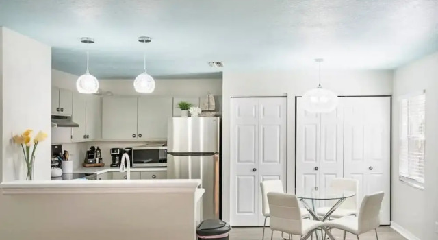 Uptown Gem The Castaway Cottage Dog Friendly, Забронировать Дом для отпуска Виллы Saint Augustine Area, Вилла