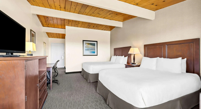 Четырёхместный номер Standard с частичным видом на океан Best Western Vista Manor Lodge