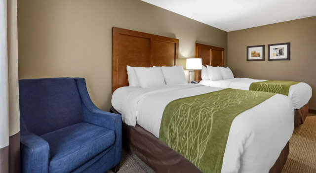 Четырёхместный номер Standard Comfort Inn & Suites Avera Southwest
