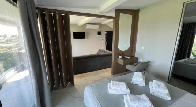 Полулюкс V luxury Suites