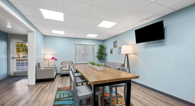 WoodSpring Suites Hobbs, Buchen Sie Hotel Air Base City New Mexico