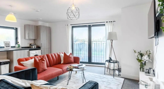 Апартаменты c 1 комнатой New Private Apartment Building Minutes From Heathrow