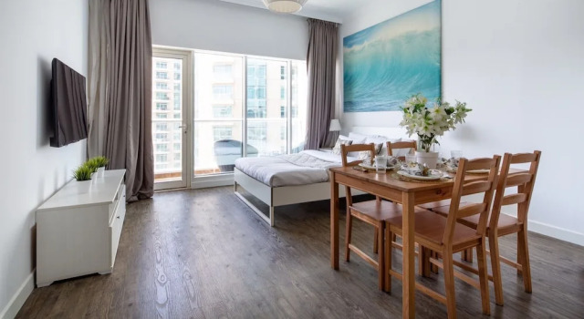 Rustic And Vibrant Studio Apartment In Downtown Dubai