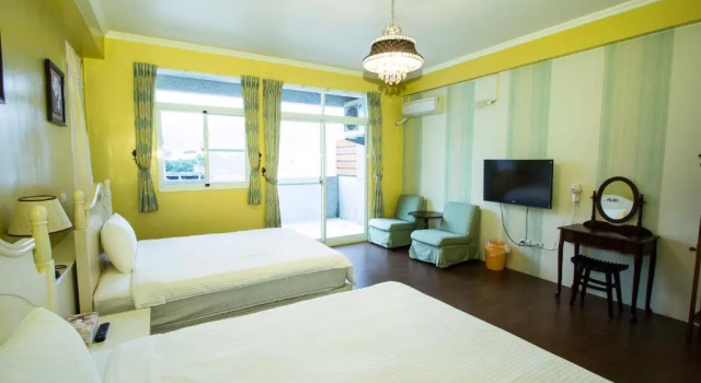 Четырёхместный номер Standard с балконом Maji Homestay