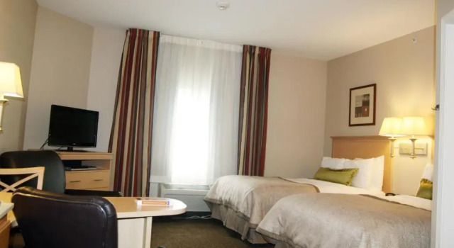 Четырёхместный люкс Candlewood Suites - Peoria at Grand Prairie by IHG