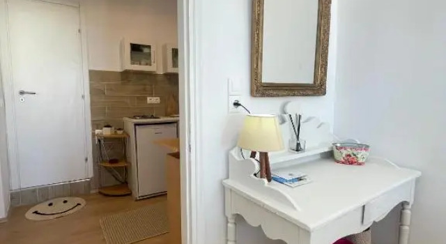 Zoe Apartments No 6 , Hydra Island Greece, Book Apartment Mandraki Hydra