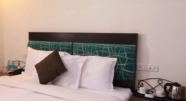 Jeevan Tara Club & Resort, Забронировать Курортный отель Отели штата Раджастхана с парковкой, Парковка