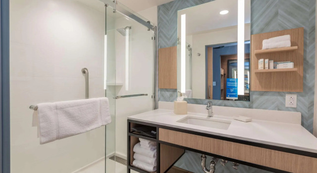 Двухместный люкс с 2 комнатами Hilton Garden Inn Boston Canton, Ma