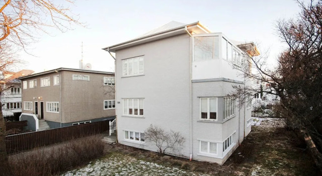 Hringbraut 104