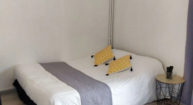 Hôtel Les Grands Voyageurs, Rezerwuj Hotel Concarneau 