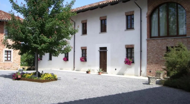 B&B Cascina Gaione Via Gallina,18b 12052 Neive cn