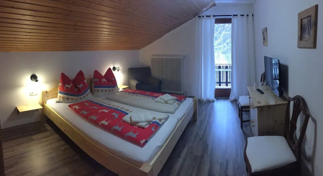 Двухместный номер Standard с балконом и с видом на горы Pension & Apartments Waldkrieber