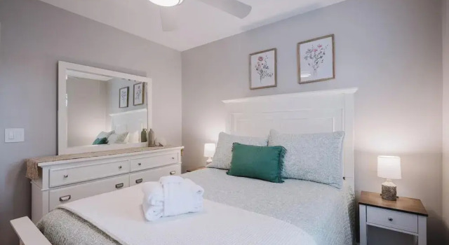 Lowcountry Lodge! In the Heart of Historic Old Town Bluffton SC, Забронировать Отель Отели в центре Блаффтон, в центре