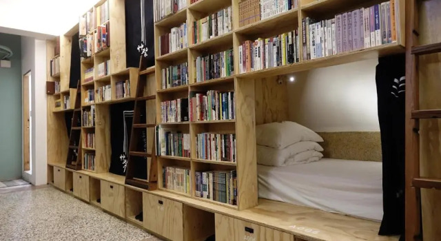 Кровать в общем номере Cao Ji Book Inn Hostel
