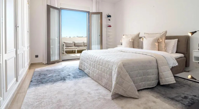 CB1- Sweet flat, shared pool in perfect location, Забронировать Апартаменты/квартира Отели Марбелья с парковкой, рядом с Casino Marbella, Парковка
