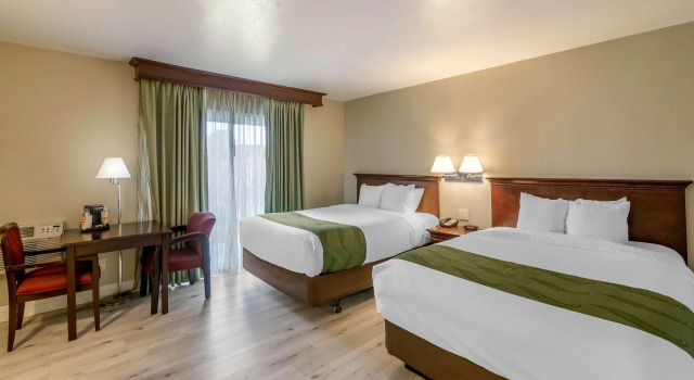 Четырёхместный номер Standard Quality Inn & Suites El Cajon San Diego East
