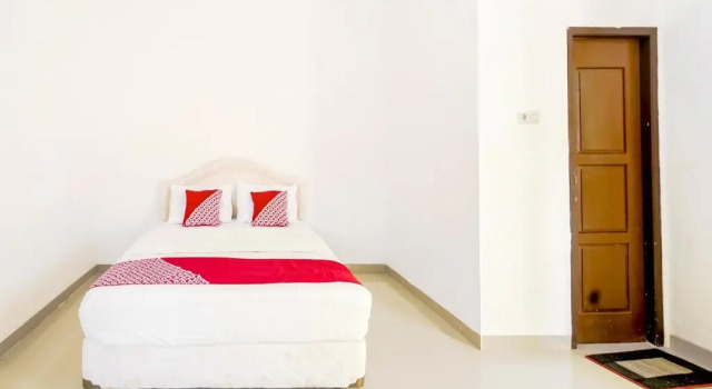 Номер Standard OYO 90595 Ferezsa Kost Syariah